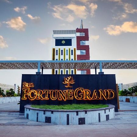 Отель Sree Fortune Grand, Tadepalli Tadepalle Экстерьер фото